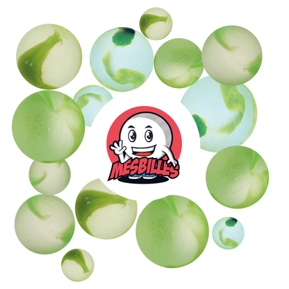 Imagen de la mascota MisCanicas rodeada de canicas Esmeriladas - Canica de vidrio Esmerilada con rayas verdes 14 mm MisCanicas